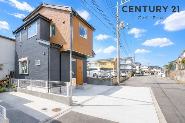 横浜市青葉区さつきが丘の新築一戸建の前面道路含む現地写真|陽当りの良さ、住環境を現地にてご確認下さい！
周辺環境も合わせてご案内させて頂きます！
※外構部分は現在工事中になりCGで参考写真です。