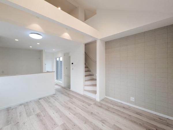 横浜市青葉区さつきが丘の新築一戸建の居間・リビング|明るいLDK！！
陽当たり良好です。
