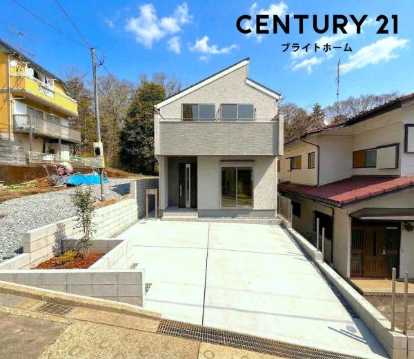 横浜市瀬谷区東野台の新築一戸建の外観|堂々と完成しました！いつでもご案内可能です！
お車でご自宅まで送迎承ります。