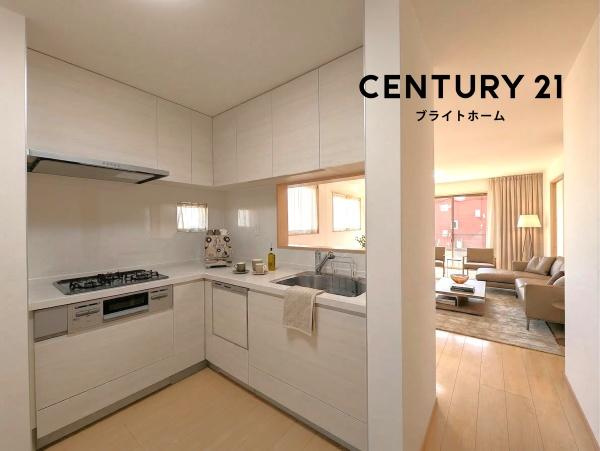 横浜市中区本牧元町の中古一戸建のキッチン|対面式のキッチンはお料理中でも家族とのお話も弾みます。
※家具はCGでの参考レイアウトです。