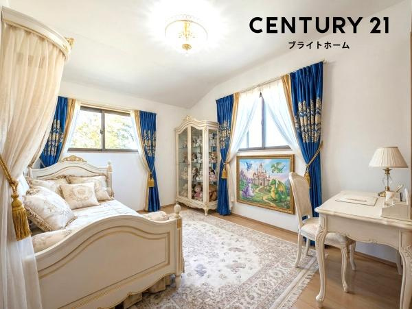 横浜市中区本牧元町の中古一戸建の洋室|窓からの光が嬉しい洋室です。
収納もあり、荷物が多い方にも安心です♪
※家具等はCGでの参考レイアウトです。