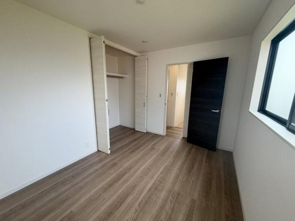 リーブルガーデン柳本町 １号棟 ／新築一戸建の洋室|■収納スペースがあり、お荷物の多いご家族でも大丈夫です！
