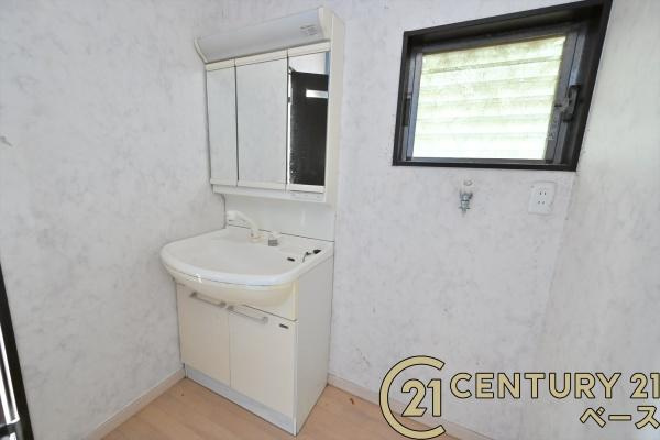 柏原市平野２丁目　一戸建の独立洗面台