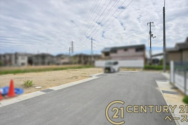 葛城市南道穂　Ｆ号地　建築条件なし土地の前面道路含む現地写真|■現地撮影写真■閑静な住宅地内で穏やかな暮らし！