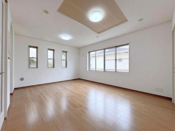 横浜市保土ケ谷区上菅田町の中古一戸建の居間・リビング