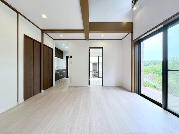横浜市緑区三保町の中古一戸建の居間・リビング