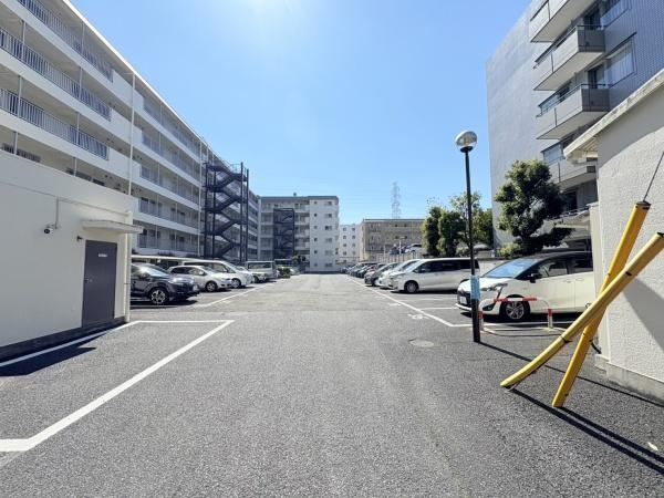 エンゼルハイム日吉の駐車場