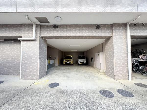 横浜小机西パーク・ホームズ壱番館の駐車場