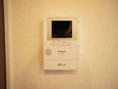 【セキュリティ】 | Ｅｌｅｇａｎｔ（エレガント） | 訪問者の確認ができるTVドアホン付きです♪