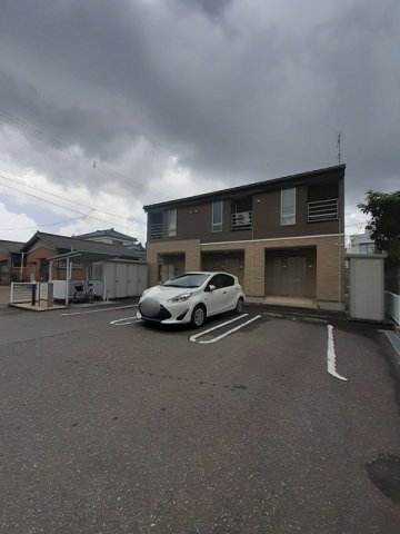 サニーイーストの駐車場