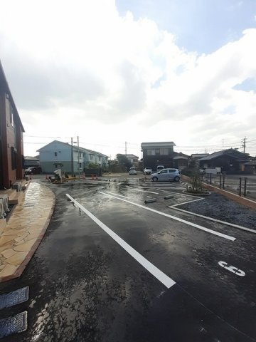 サクラ・コートの駐車場
