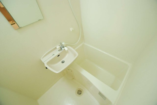 レオパレスＮｅｗ　Ｓａｙａｍａの浴室