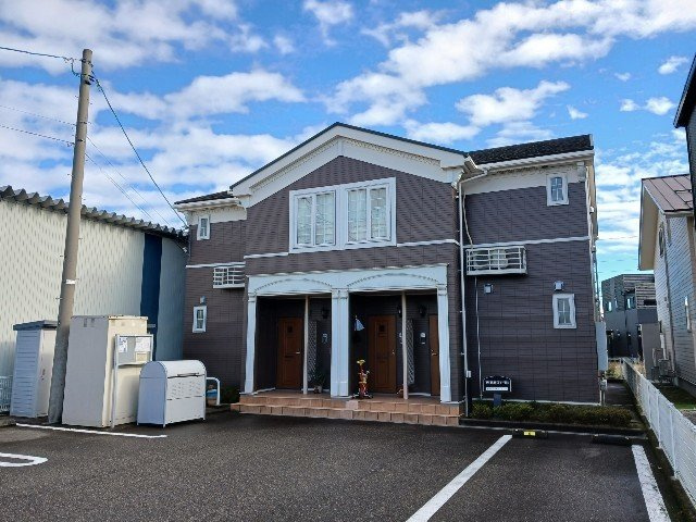 ＷＥＳＴ　戸出の外観