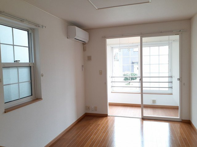 ＷＥＳＴ　戸出の居間・リビング