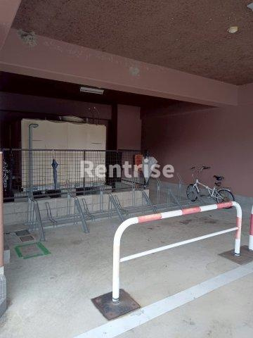 マンションブランの駐車場