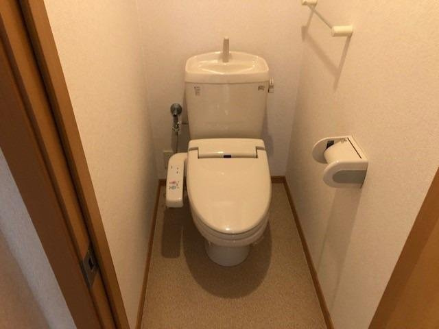 ポポラーレのトイレ|清潔感のあるトイレです