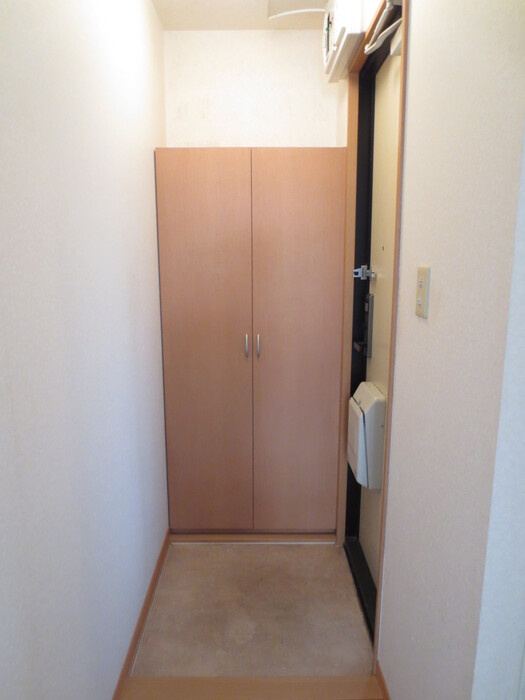 フォレストイン小路の玄関