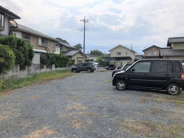 ビレッジハウス秩父2号棟の駐車場