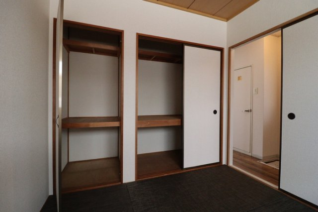 プレジール小野　A棟の収納