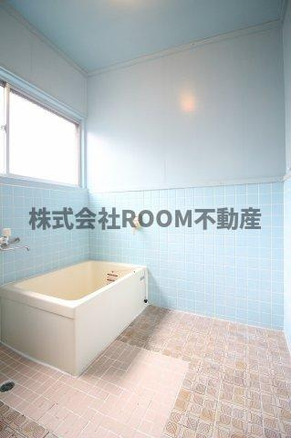 山野内貸家(2階建)の浴室|日々の疲れを癒すお風呂付です