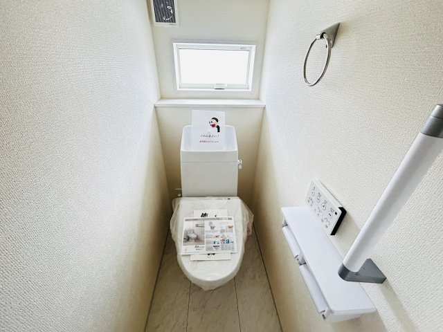 新築　前橋市樋越町第4　Livele Garden.S　2号棟のトイレ|現地写真　節水タイプのウォシュレット付きトイレ、水道料節約に一役買います！
