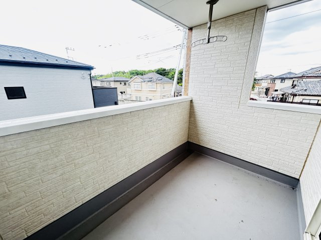新築　前橋市樋越町第4　Livele Garden.S　2号棟のバルコニー|現地写真　インナーバルコニーで少しの雨なら濡れずにすみます。天気が怪しいけど…という悩みも解消ですね!									

