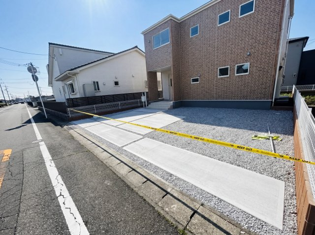 新築　前橋市樋越町第4　Livele Garden.S　2号棟の駐車場|現地写真　駐車スペースは並列2台分可能です！
