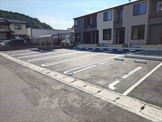 広島市安佐北区落合２丁目のアパートの駐車場