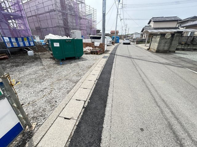 新築　前橋市樋越町第4　Livele Garden.S　4号棟の前面道路含む現地写真|現地写真　西側接道幅員約4.7ｍ　