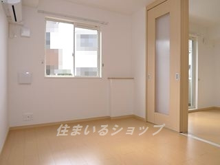 広島市安佐北区落合５丁目のアパートの居間・リビング|エアコン付き