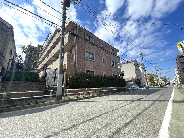 【外観】 | ライオンズマンション西高島平溝下公園弐番館　（成増店） | 都心部へ好アクセス　豊かな住環境
