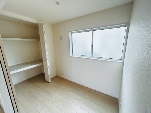 新築　前橋市樋越町第4　Livele Garden.S　5号棟の洋室|現地写真　リビング隣の洋室はお子様の遊び部屋としてもちょうどいいですね♪
		
