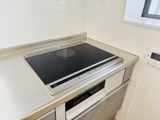 八王子市　川口町　中古戸建てのキッチン|～IHコンロは小さいお子様やご年配の方がいるファミリーでも安心　お手入れもしやすいです～
