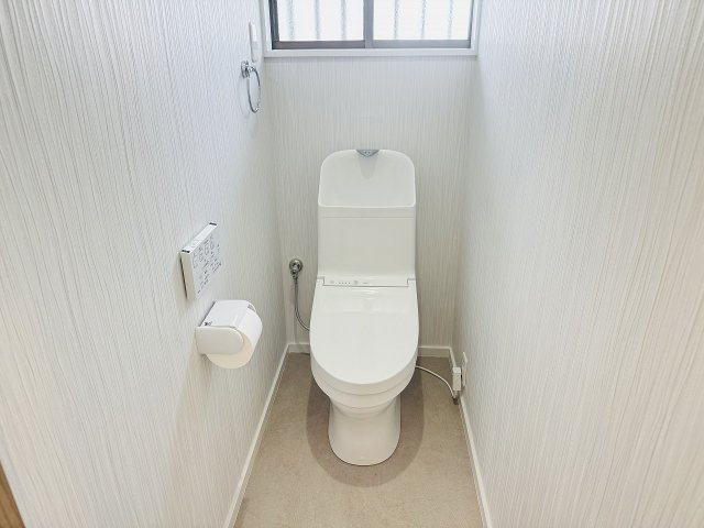 八王子市　川口町　中古戸建てのトイレ|～新規交換済、暖房温水洗浄機能付きトイレ　冬場は特に嬉しい機能ですね～