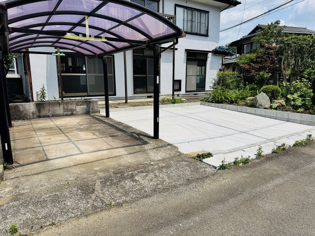 八王子市　川口町　中古戸建ての駐車場|～既存カーポートは残し、駐車場2台分増設　並列3台駐車可能です～