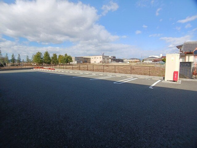 【駐車場】 | アバンツァート葉多 | 駐車場に車を止められます