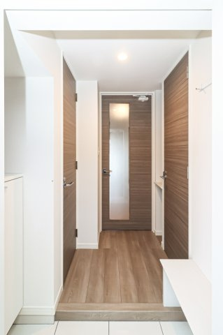 サヴォイ ラ・サブリエール　5階の玄関|別号室のものです。現状優先になります。