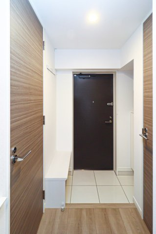 サヴォイ ラ・サブリエール　5階の玄関|別号室のものです。現状優先になります。