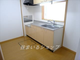 広島市安佐北区亀山９丁目のアパートのキッチン