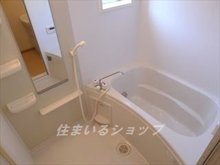 広島市安佐北区亀山９丁目のアパートの浴室|追い焚き・浴室暖房乾燥機・窓あり