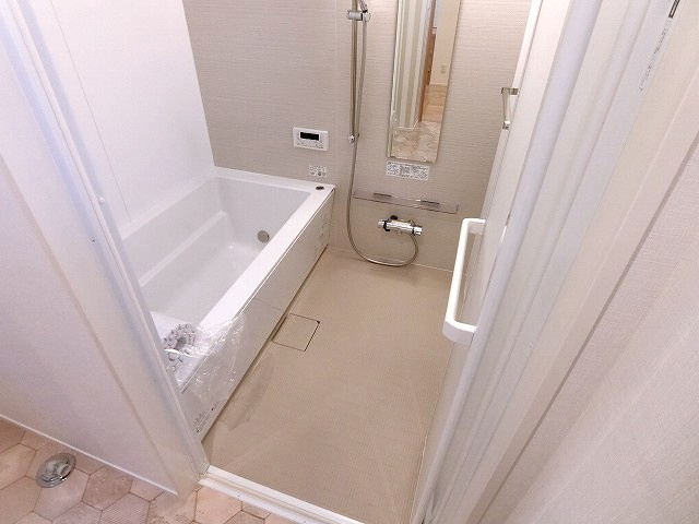 オリーブの木の浴室|日々の暮らしに欠かせないお風呂です