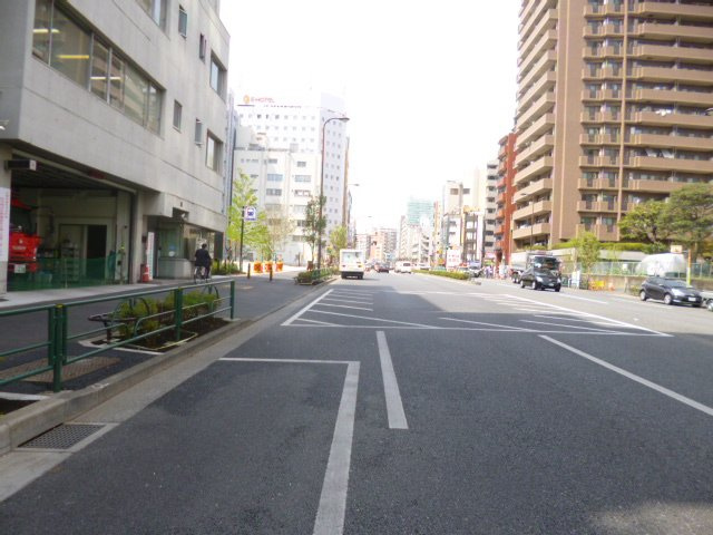 新宿アインスタワーの周辺