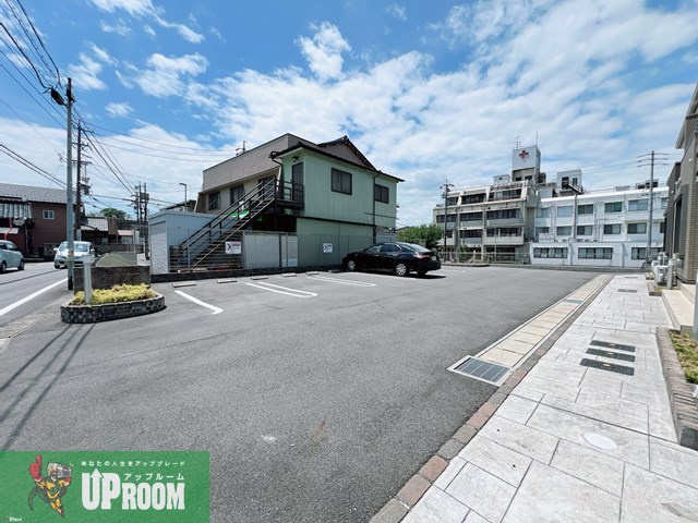 ブライト　フォレストの駐車場