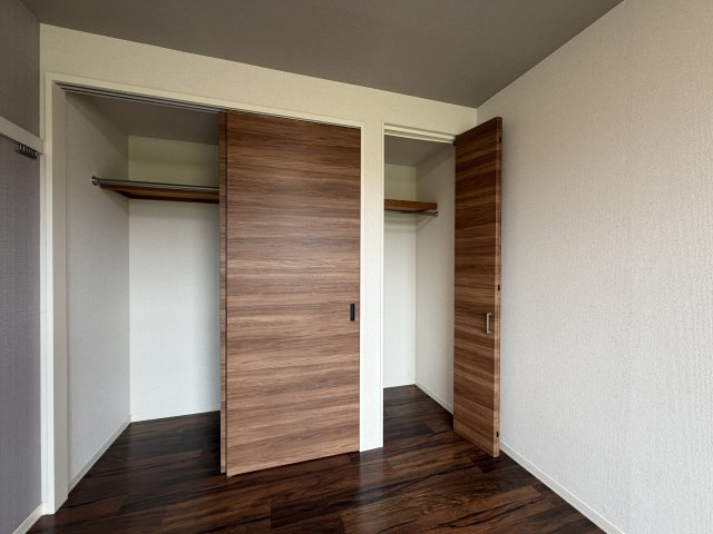 パールタウン岩田４６の寝室