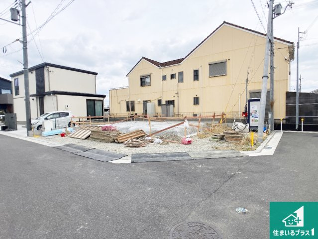 加古川市加古川町南備後　第6期　新築一戸建ての前面道路含む現地写真|周辺は落ち着いた街並みの住宅地！子育てがしやすい住環境です！まだ未完成ですが、現地でしかわからない事もございます。是非一度ご覧ください。