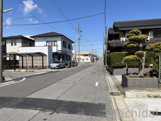 碧南市善明町1丁目　新築住宅＜2号棟＞の前面道路含む現地写真