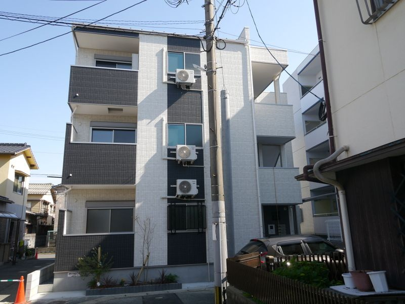 グランドＡＫ箱崎の外観