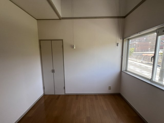 タウンハウス伊川谷の洋室