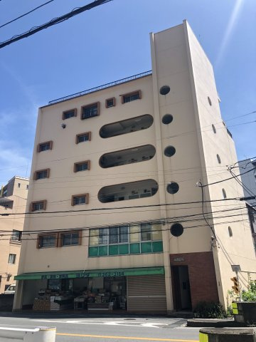 山六ビルの外観