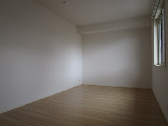 セジュール春日の洋室